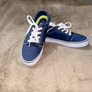 KIKZ USA Skate Shoes/Sneakers Unisex Men Size 8 Women Size 9 1/2 Good Condition